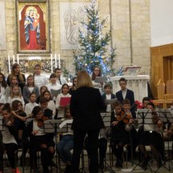 Noworoczny koncert kolęd w wykonaniu uczniów Szkoły Muzycznej im. Witolda Lutosławskiego w Wołominie