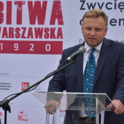 Prezes Fundacji Niezwykła Bartłomiej Rajchert Historia podczas przemówienia