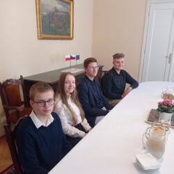 Przedstawiciele Młodzieżowej Rady Miasta Wołomin w Ambasadzie Republiki Czeskiej