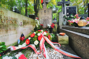 powązki grób ks. I. Skorupki