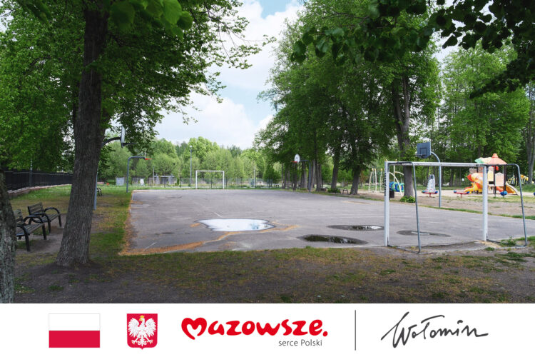Budowa boiska w Szkole podstawowej w Czarnej