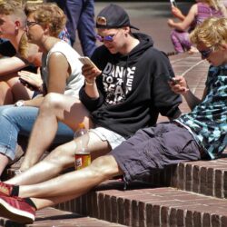 „Z dala od uzależnień”