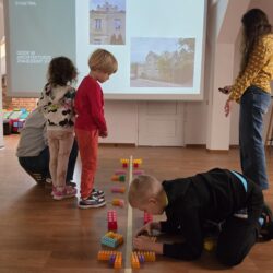 Odkrywaliśmy architektoniczne oblicza Wołomina – warsztaty i spacer