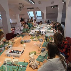 Odkrywaliśmy architektoniczne oblicza Wołomina – warsztaty i spacer