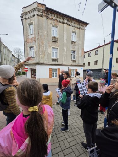 Odkrywaliśmy architektoniczne oblicza Wołomina - warsztaty i spacer
