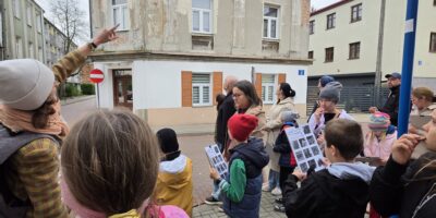 Odkrywaliśmy architektoniczne oblicza Wołomina – warsztaty i spacer Odkrywaliśmy architektoniczne oblicza Wołomina – warsztaty i spacer